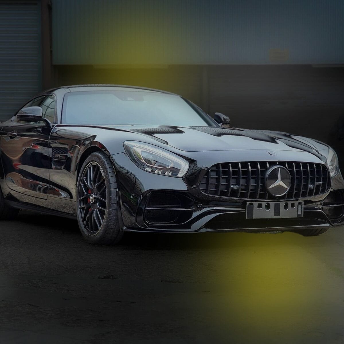 Glänzender Mercedes-AMG nach Lackkorrektur