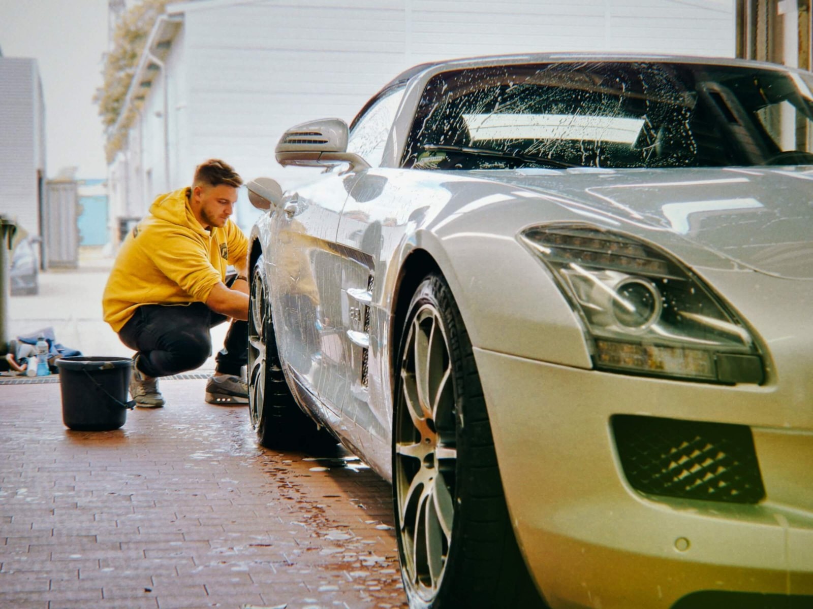 Autohaus und Geschäftskunden Fahrzeugaufbereitung Referenz 5 GF Lukas