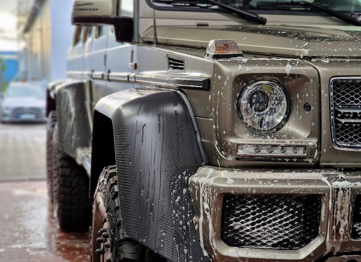 Mercedes G-Klasse Scheinwerfer und Frontdetail nach Pflege