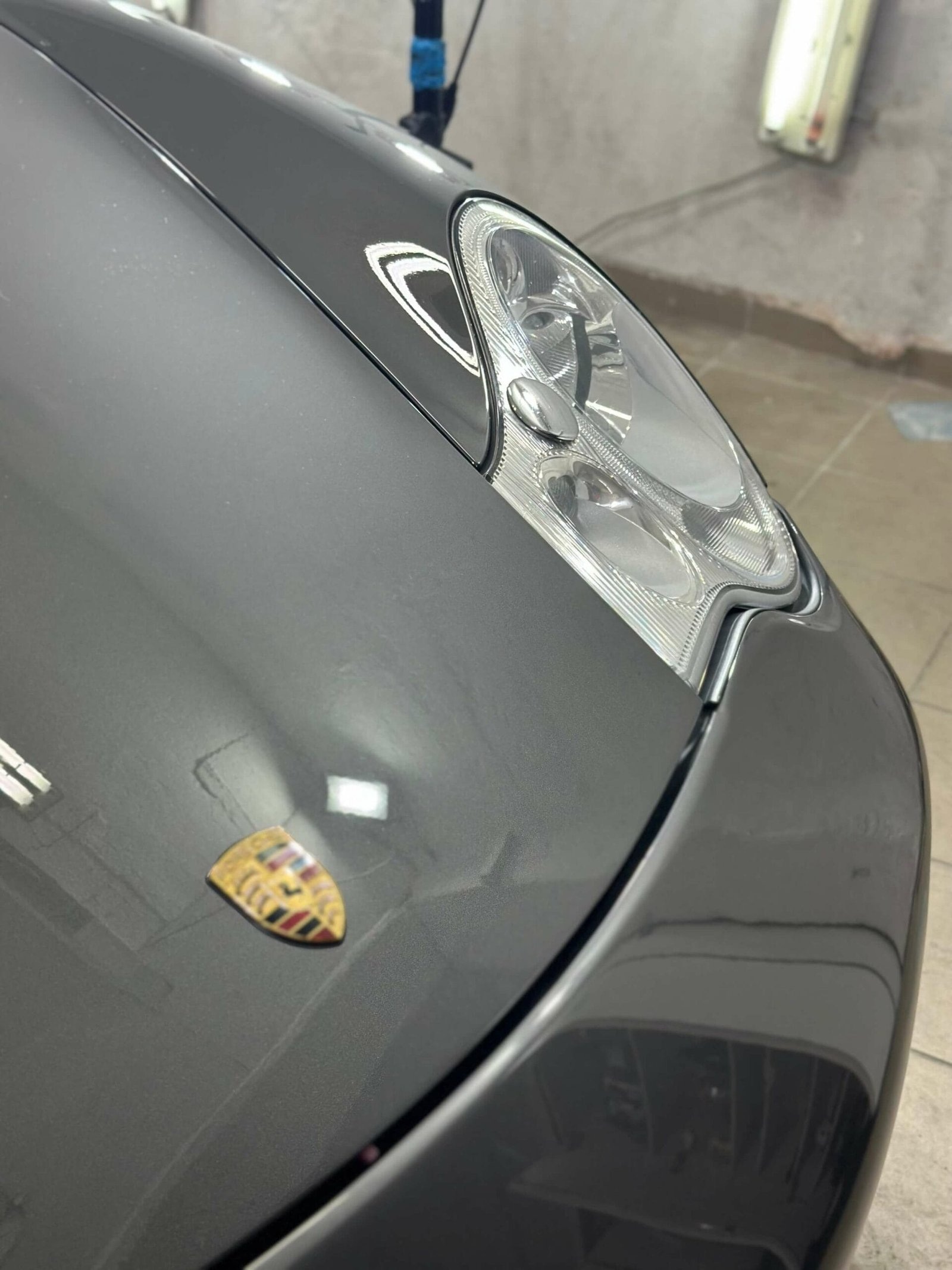 Porsche Front und Kotflügel mit sauberem Lackbild